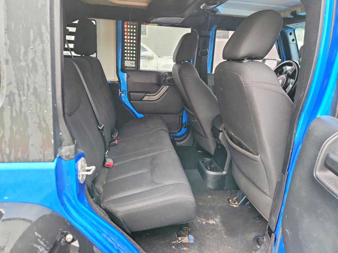 2015 Jeep Wrangler Unlimited Sport Синий vin: 1C4BJWDG2FL574011
