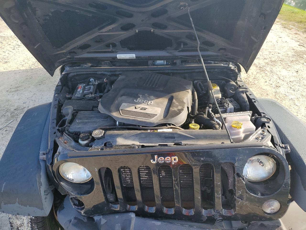 2015 Jeep Wrangler Unlimited Sport Black vin: 1C4BJWDG2FL581248