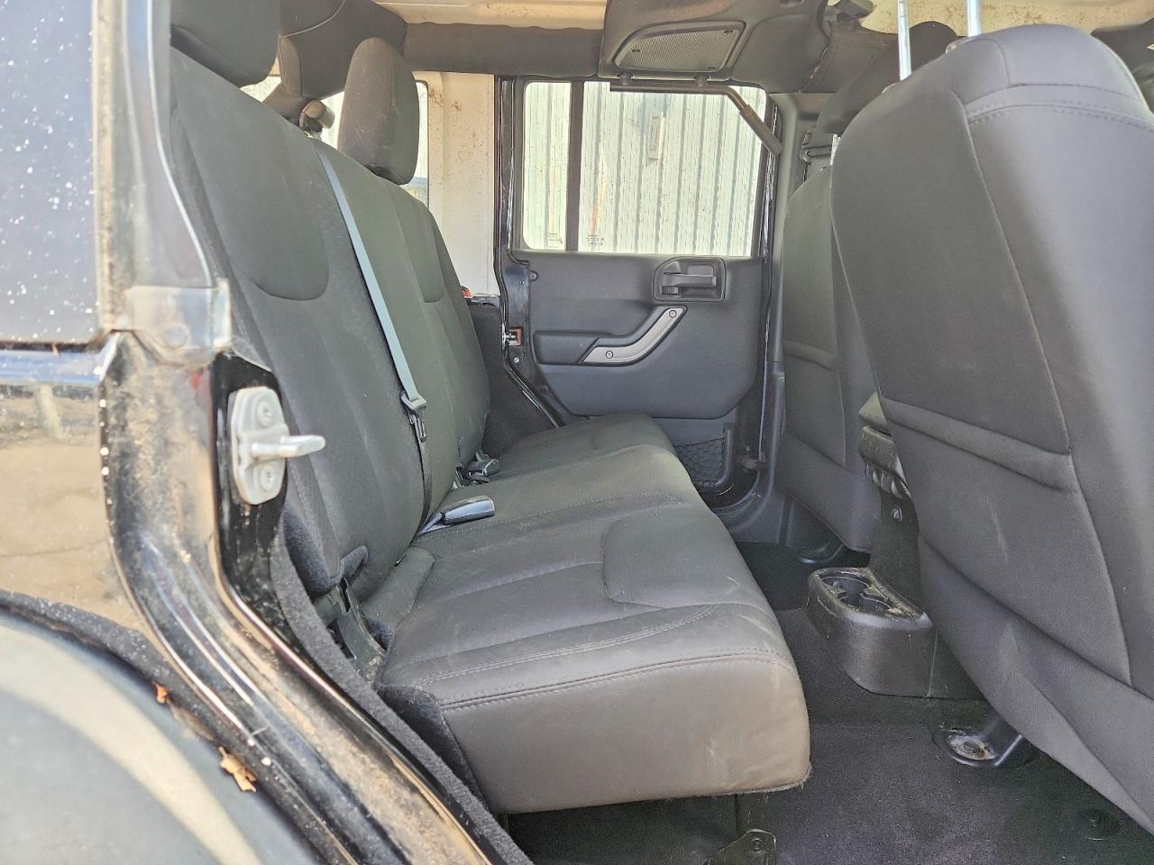 2015 Jeep Wrangler Unlimited Sport Черный vin: 1C4BJWDG2FL613311