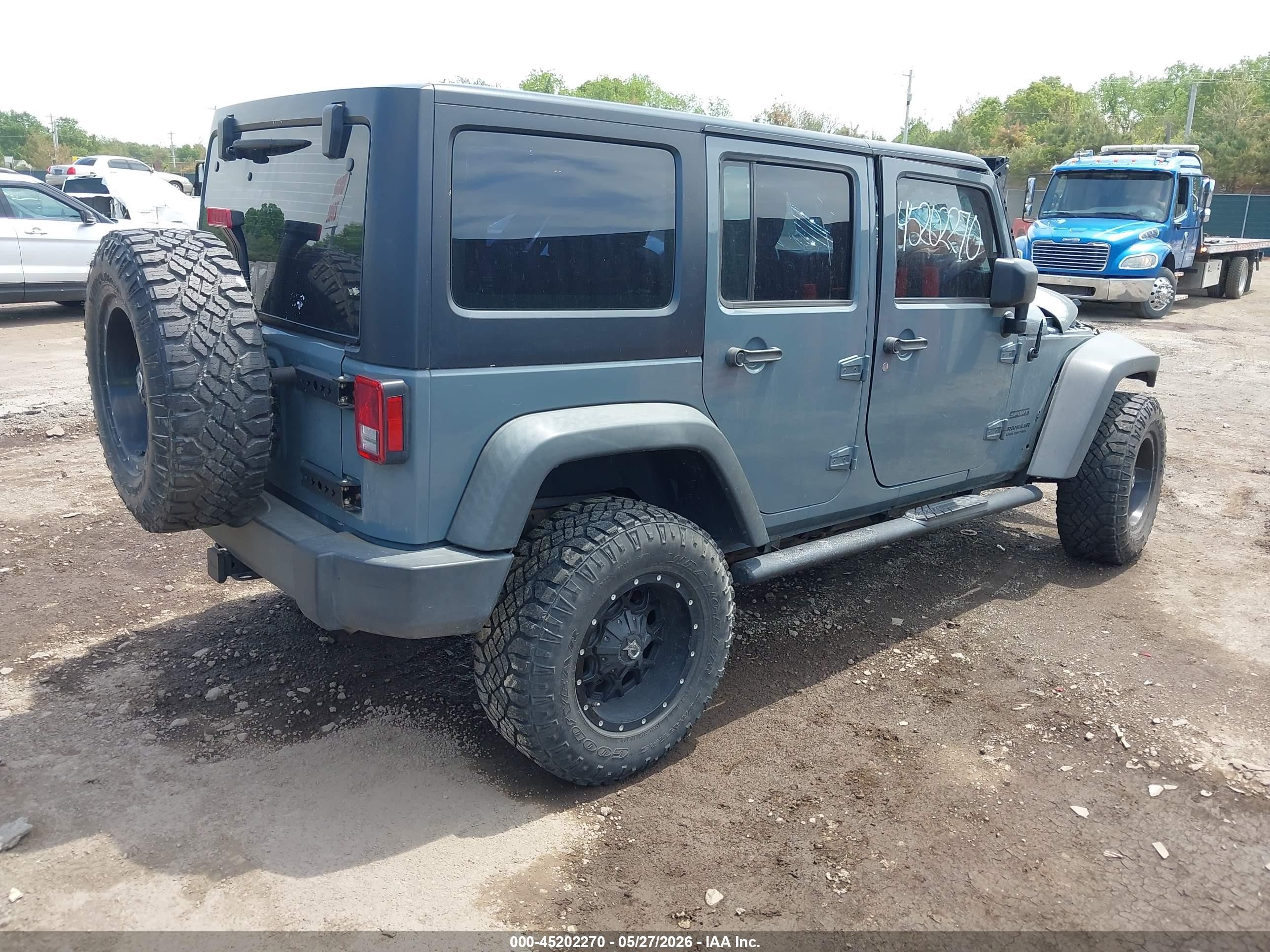 2015 Jeep Wrangler Unlimited Sport Gray vin: 1C4BJWDG2FL642730