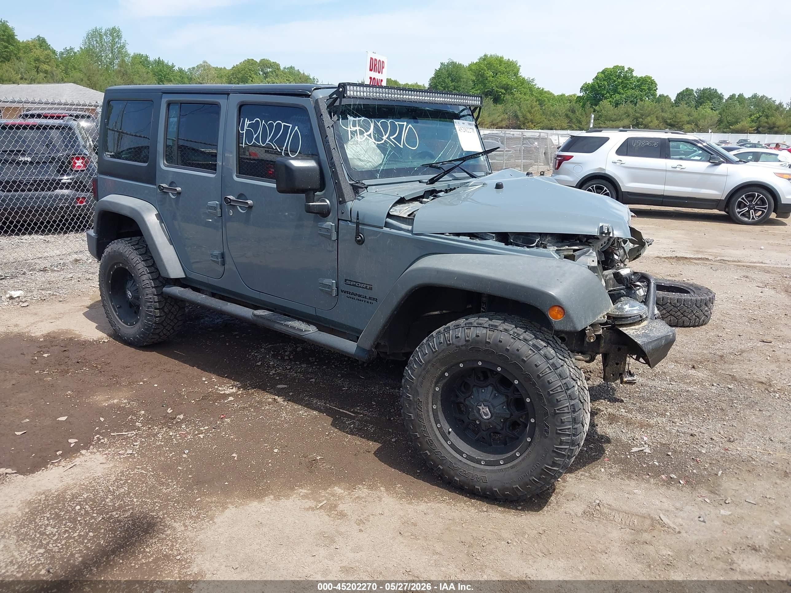 2015 Jeep Wrangler Unlimited Sport Gray vin: 1C4BJWDG2FL642730
