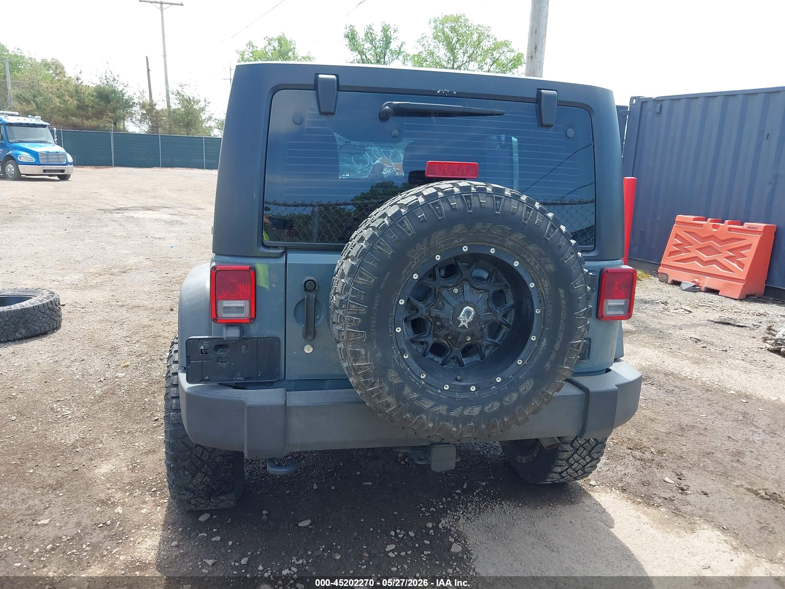 2015 Jeep Wrangler Unlimited Sport Gray vin: 1C4BJWDG2FL642730