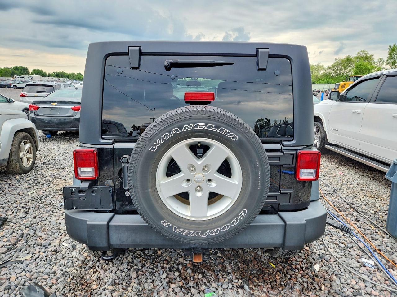 2015 Jeep Wrangler Unlimited Sport Черный vin: 1C4BJWDG2FL693676
