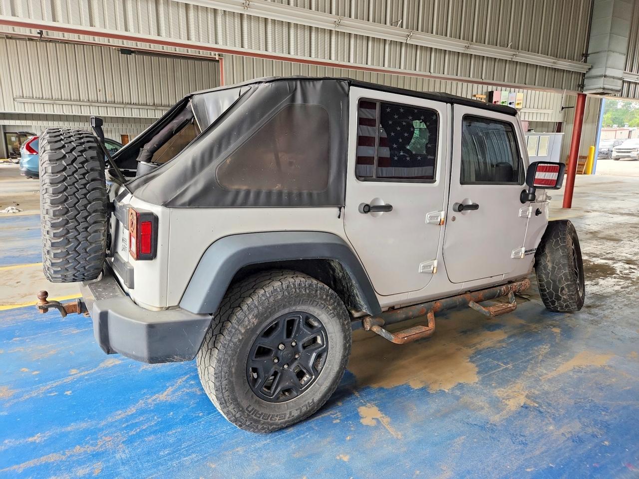 2015 Jeep Wrangler Unlimited Sport White vin: 1C4BJWDG2FL721122
