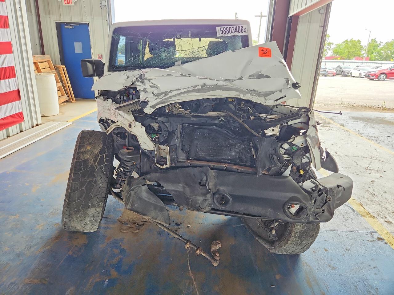 2015 Jeep Wrangler Unlimited Sport White vin: 1C4BJWDG2FL721122