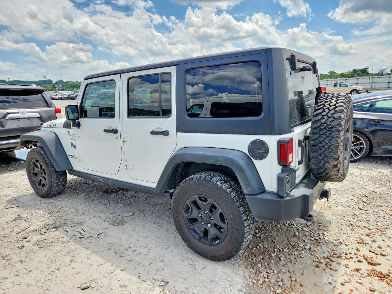 2015 Jeep Wrangler Unlimited Sport White vin: 1C4BJWDG2FL721797