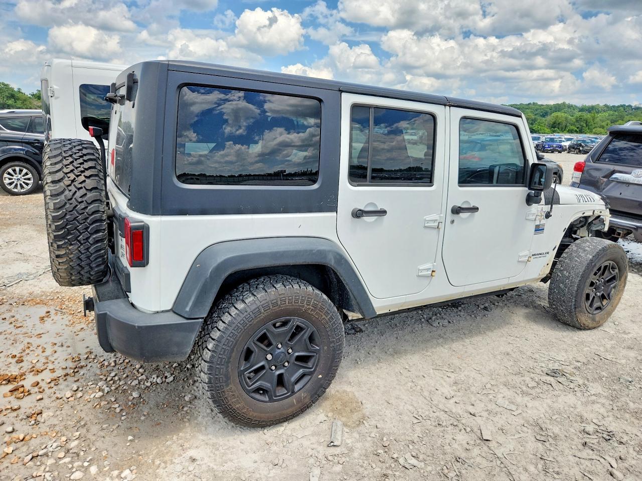 2015 Jeep Wrangler Unlimited Sport White vin: 1C4BJWDG2FL721797