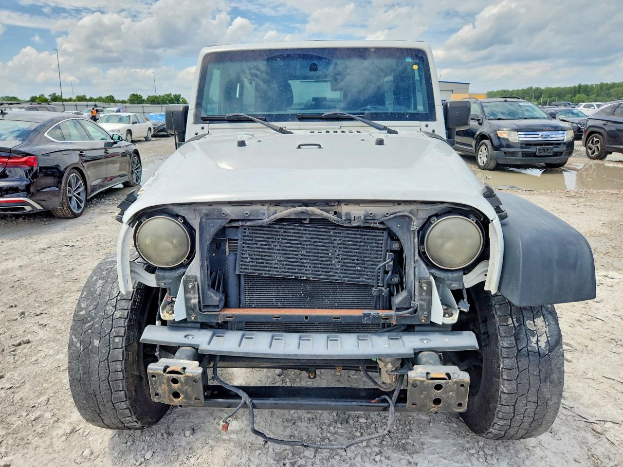 2015 Jeep Wrangler Unlimited Sport White vin: 1C4BJWDG2FL721797