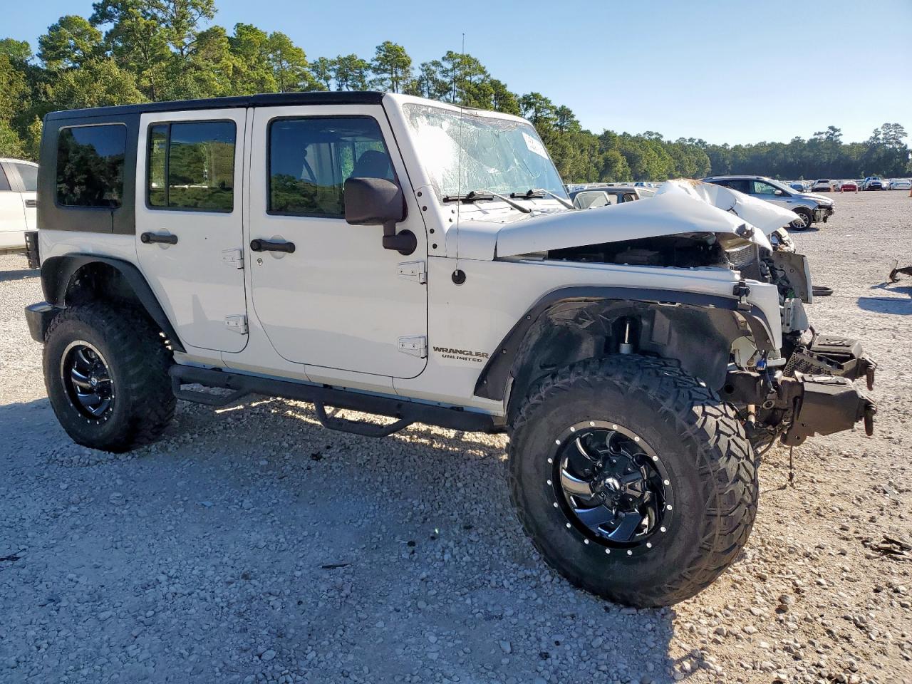 2015 Jeep Wrangler Unlimited Sport White vin: 1C4BJWDG2FL723078