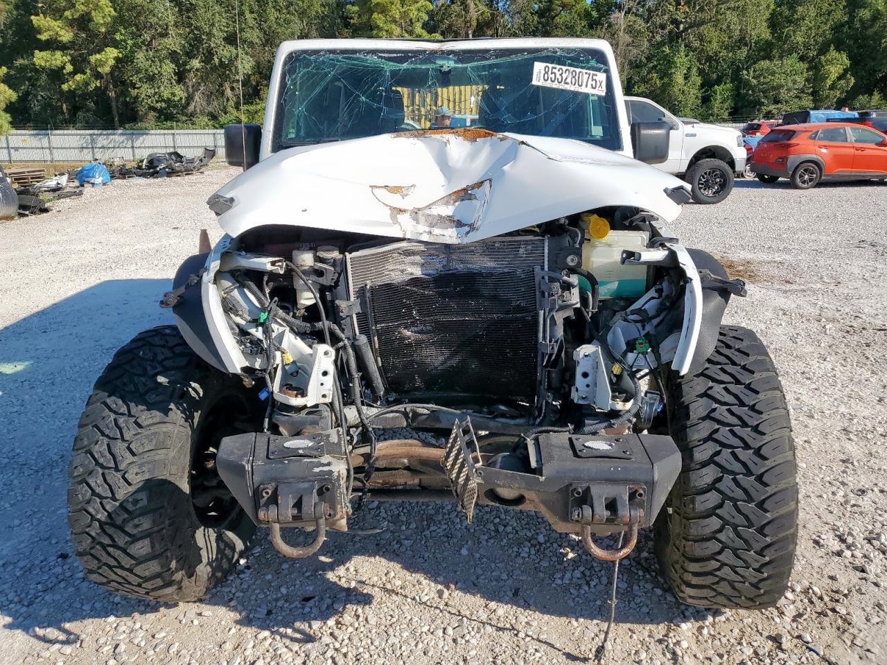 2015 Jeep Wrangler Unlimited Sport White vin: 1C4BJWDG2FL723078