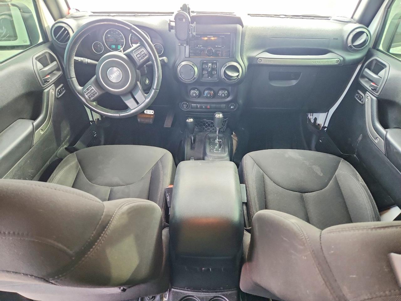 2015 Jeep Wrangler Unlimited Sport White vin: 1C4BJWDG2FL751074
