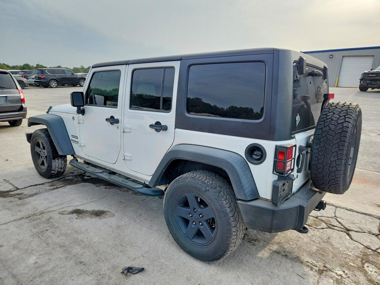 2015 Jeep Wrangler Unlimited Sport White vin: 1C4BJWDG2FL751074