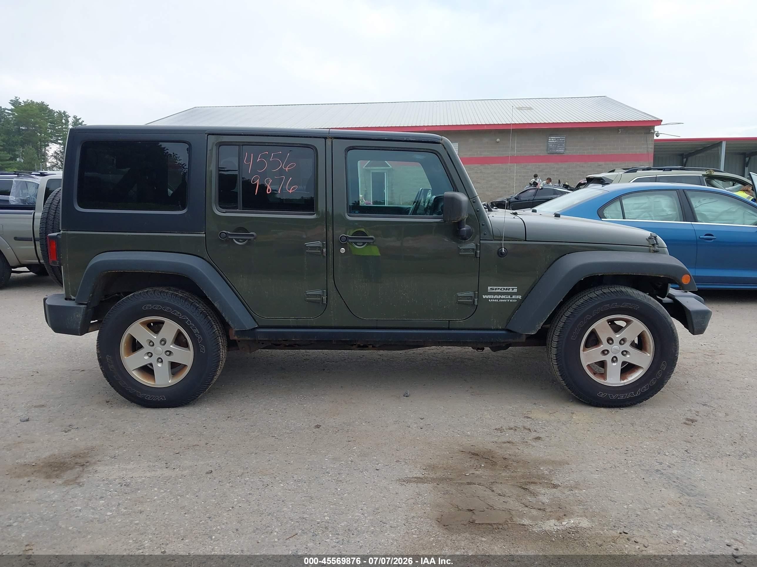 2015 Jeep Wrangler Unlimited Sport Green vin: 1C4BJWDG2FL768103