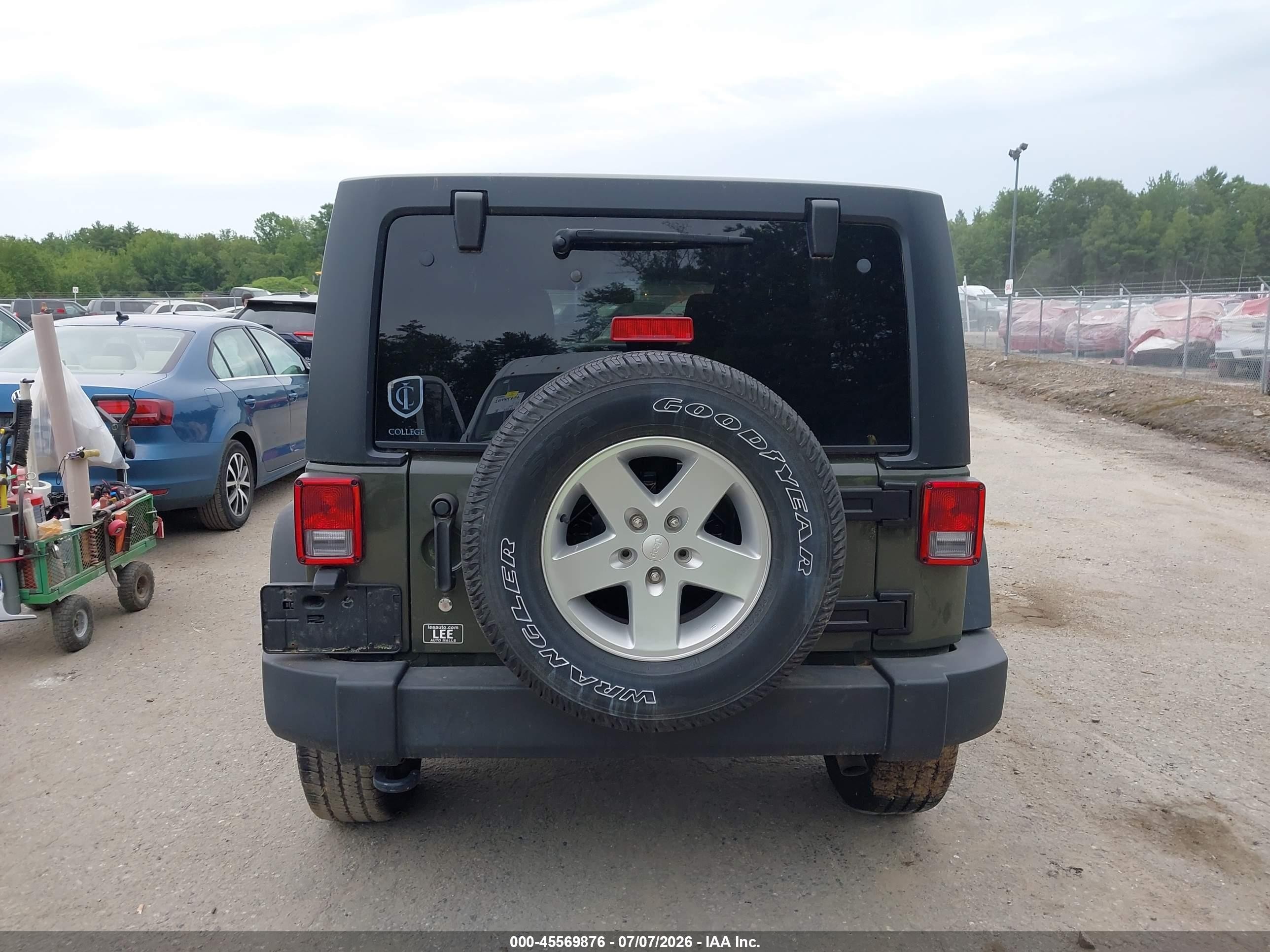 2015 Jeep Wrangler Unlimited Sport Green vin: 1C4BJWDG2FL768103