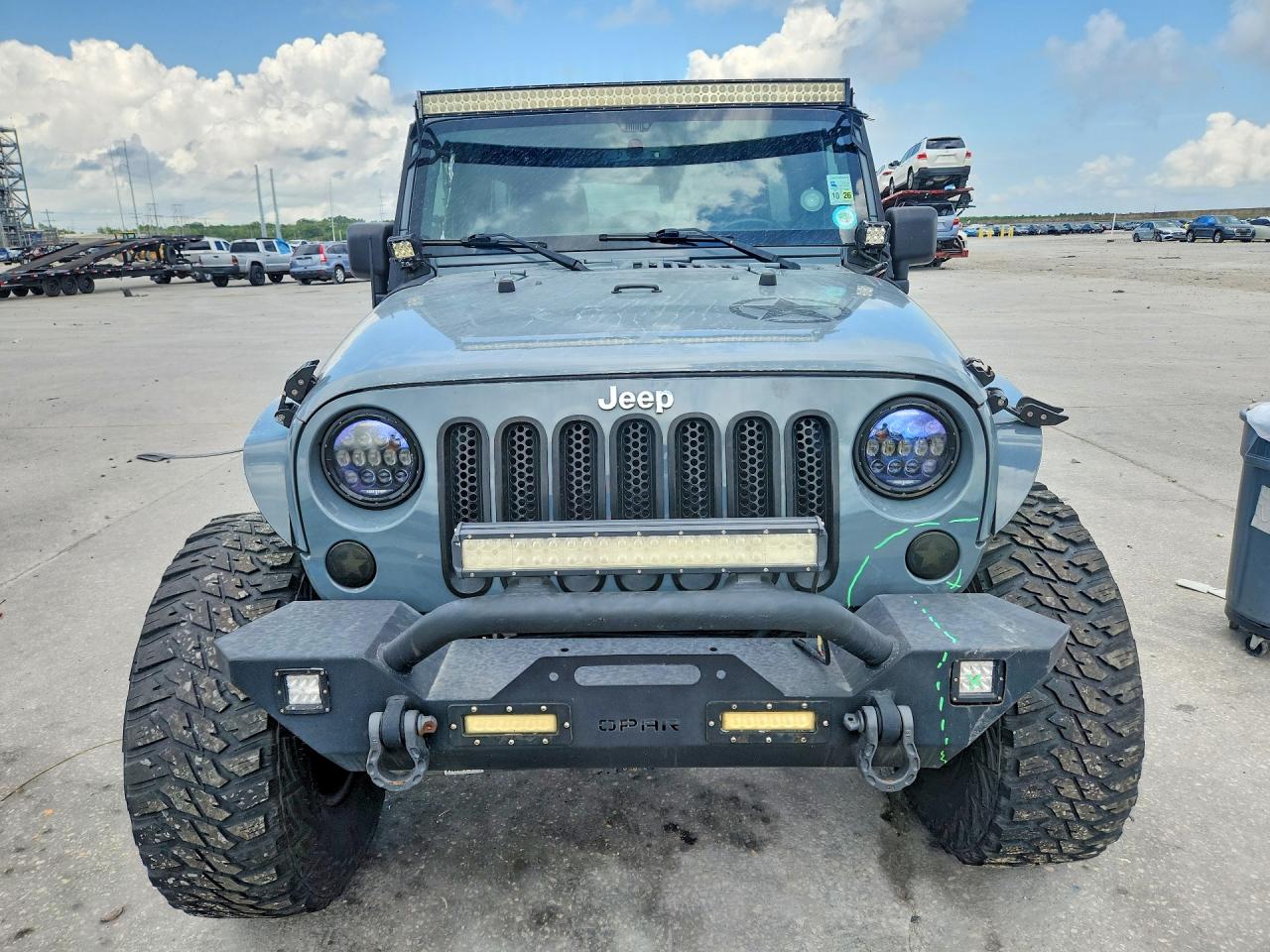 2015 Jeep Wrangler Unlimited Sport Gray vin: 1C4BJWDG2FL773723