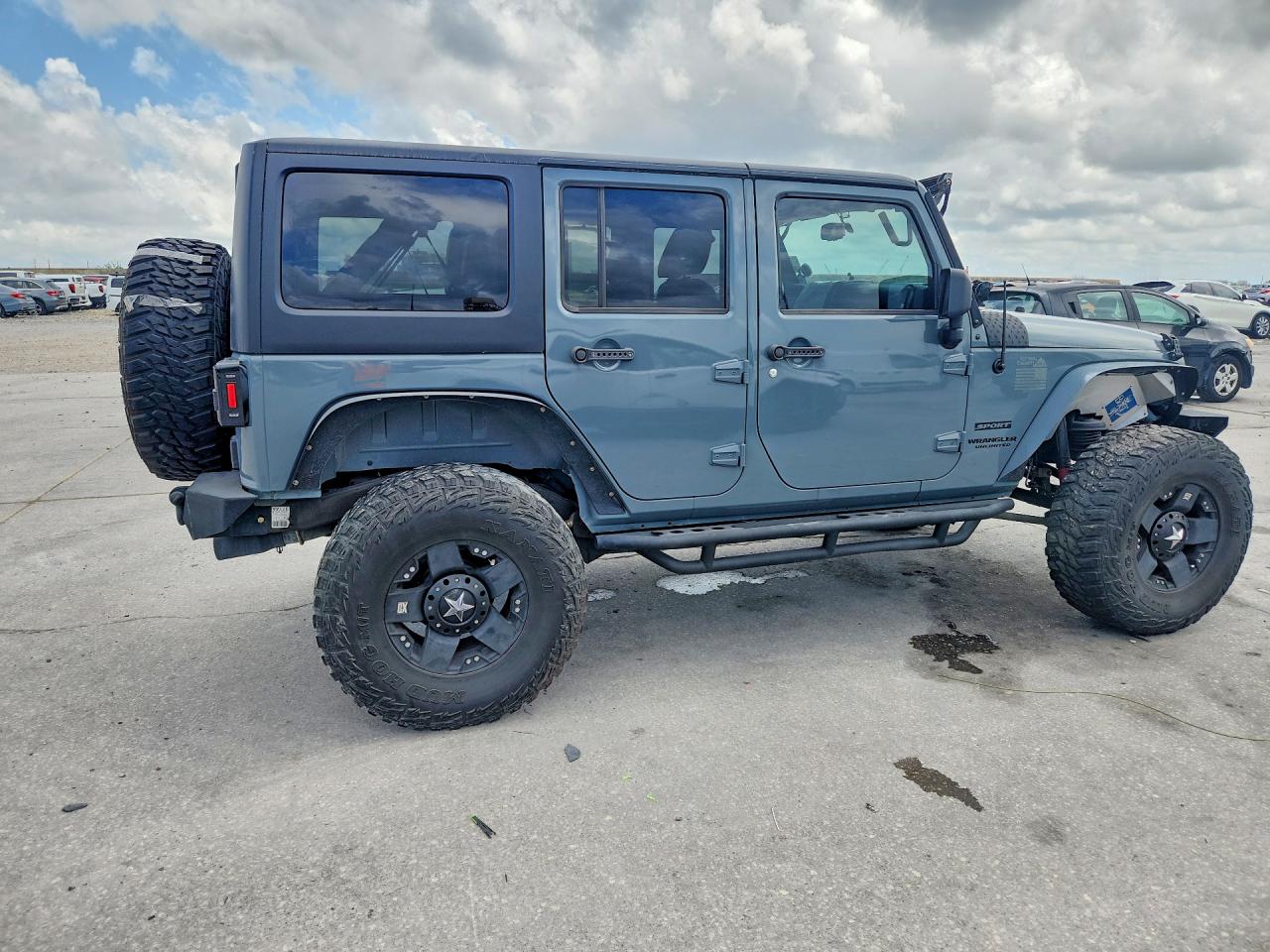 2015 Jeep Wrangler Unlimited Sport Gray vin: 1C4BJWDG2FL773723