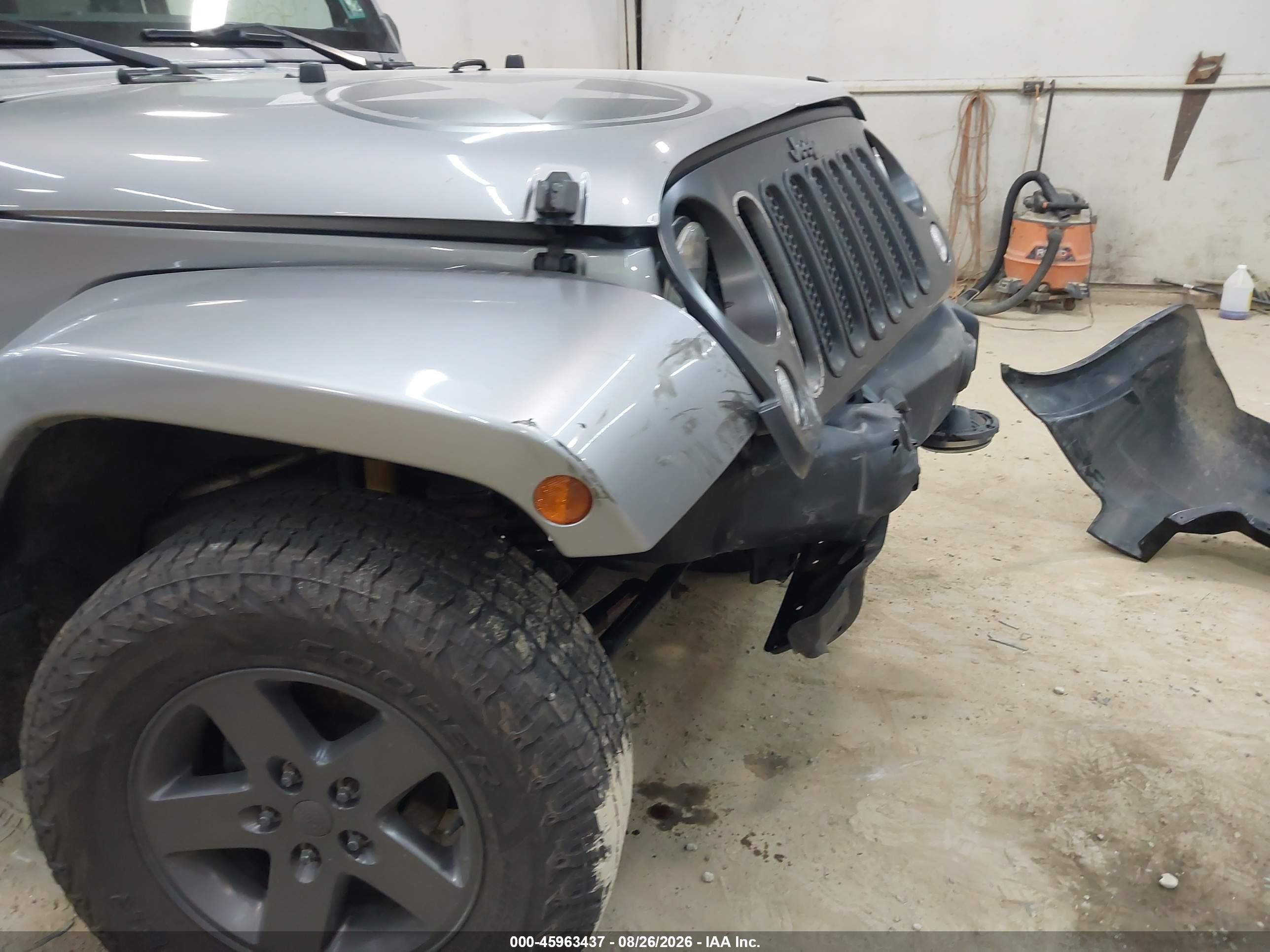 2016 Jeep Wrangler Unlimited Freedom Серый vin: 1C4BJWDG2GL152970