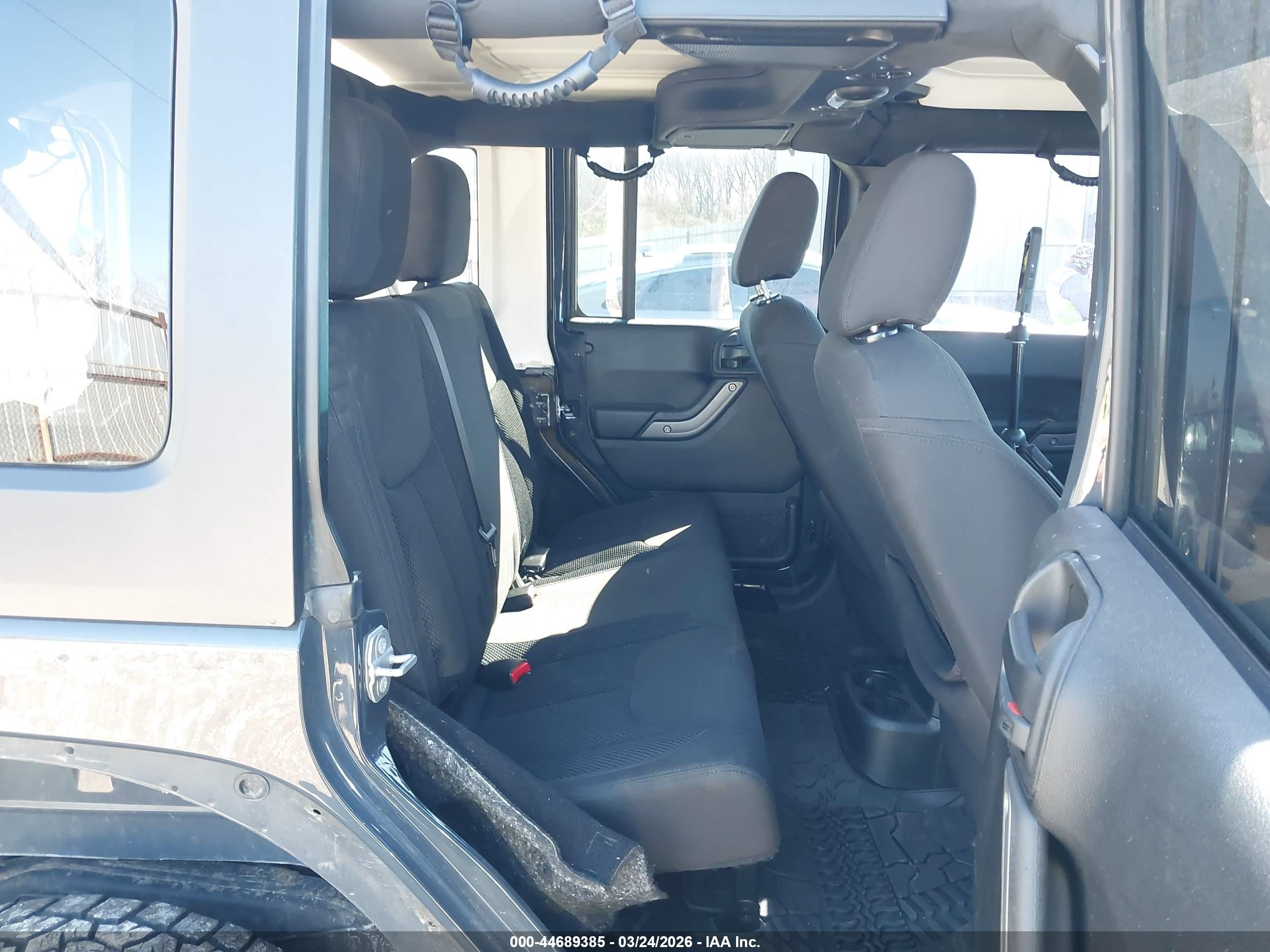 2017 Jeep Wrangler Unlimited Big Bear 4x4 Gray vin: 1C4BJWDG2HL642942