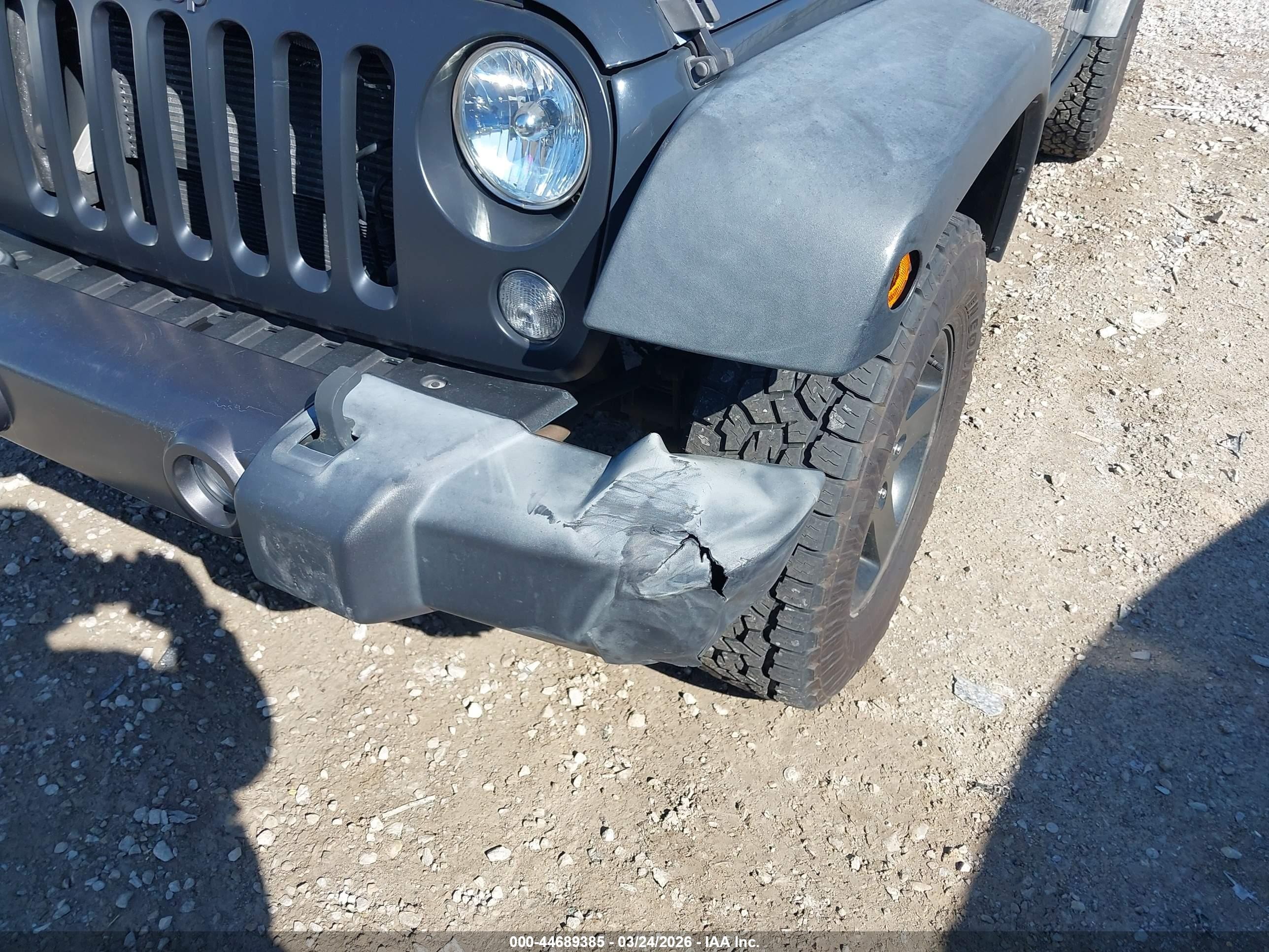 2017 Jeep Wrangler Unlimited Big Bear 4x4 Gray vin: 1C4BJWDG2HL642942