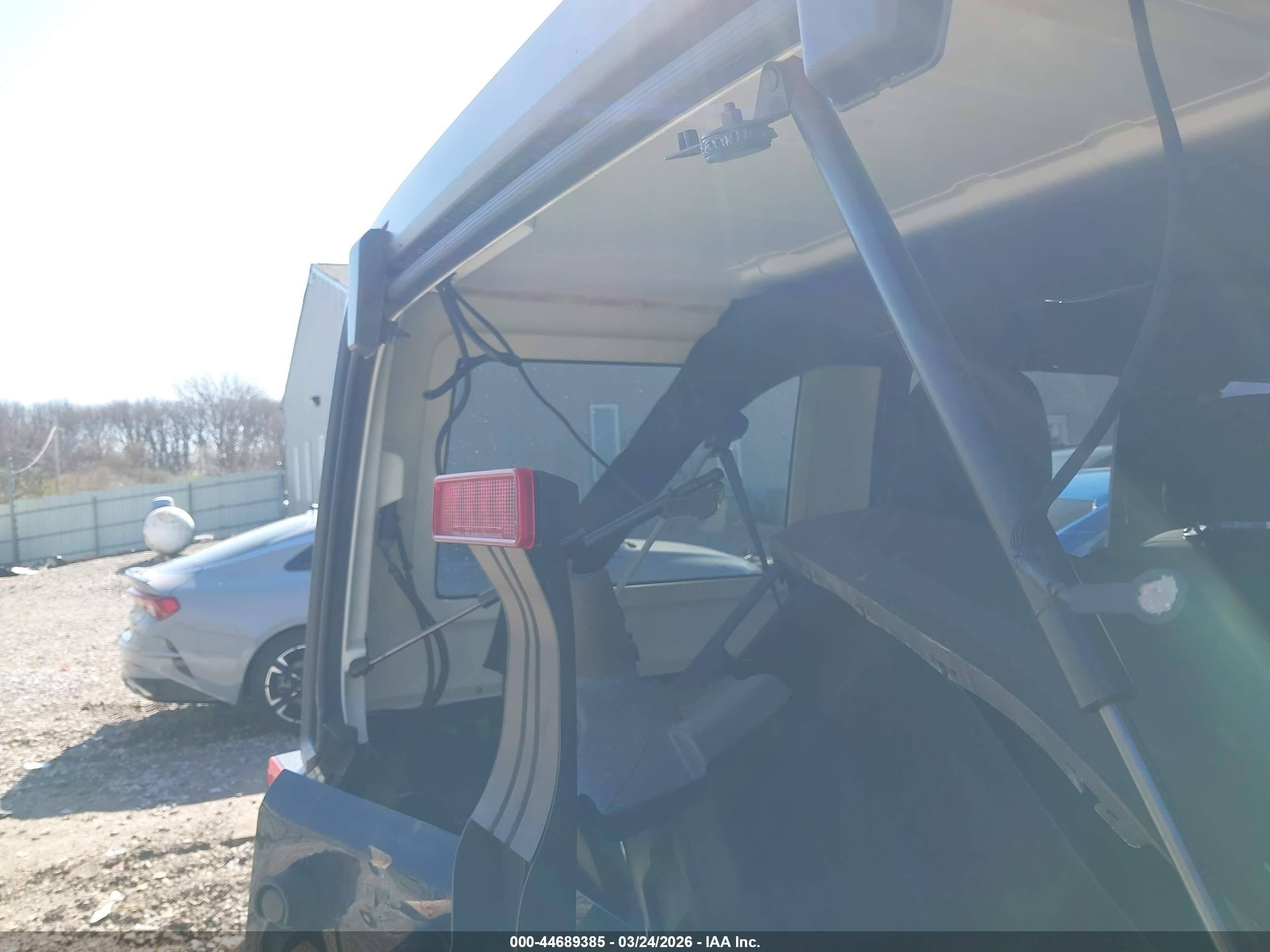 2017 Jeep Wrangler Unlimited Big Bear 4x4 Gray vin: 1C4BJWDG2HL642942
