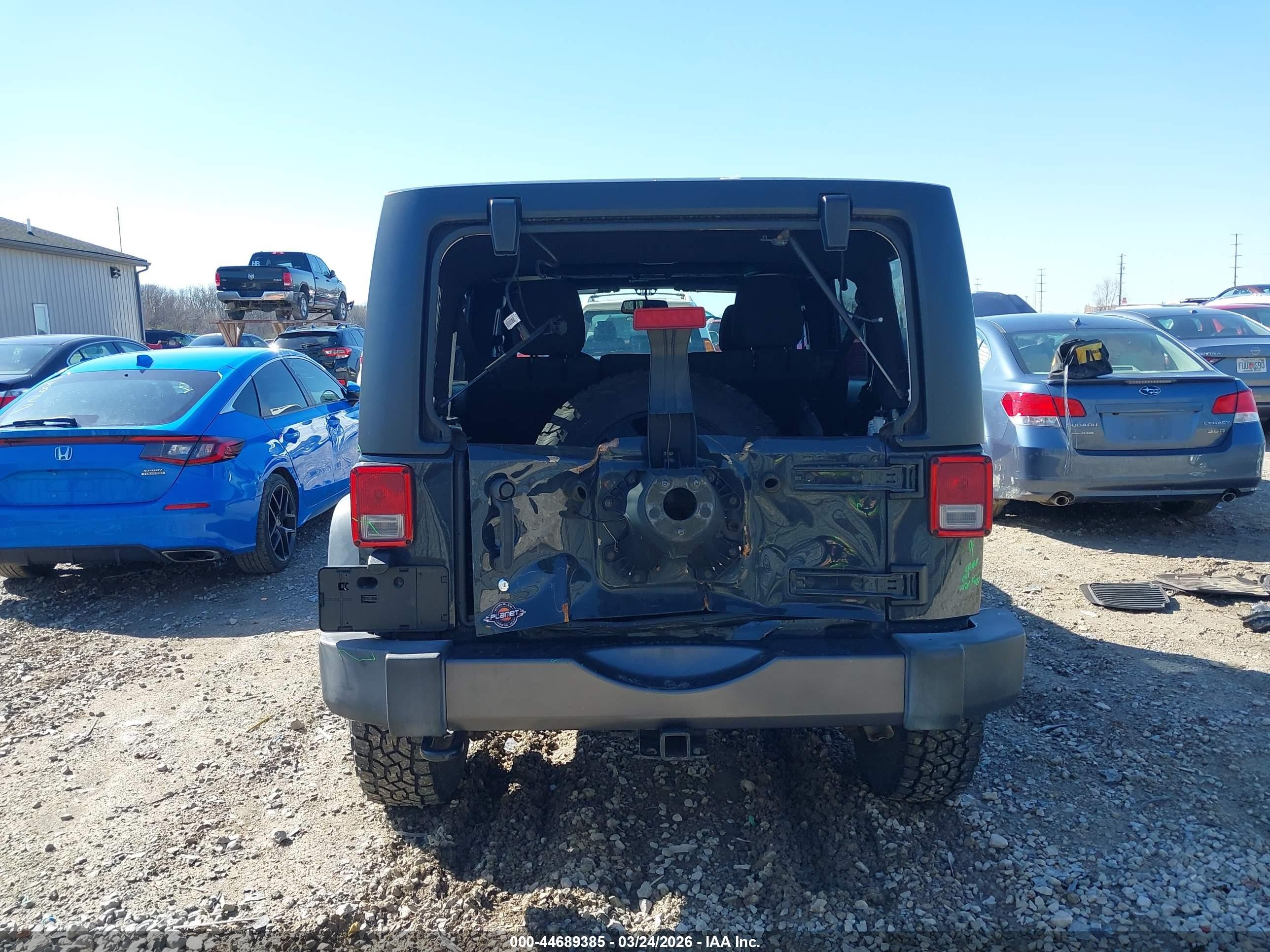 2017 Jeep Wrangler Unlimited Big Bear 4x4 Gray vin: 1C4BJWDG2HL642942