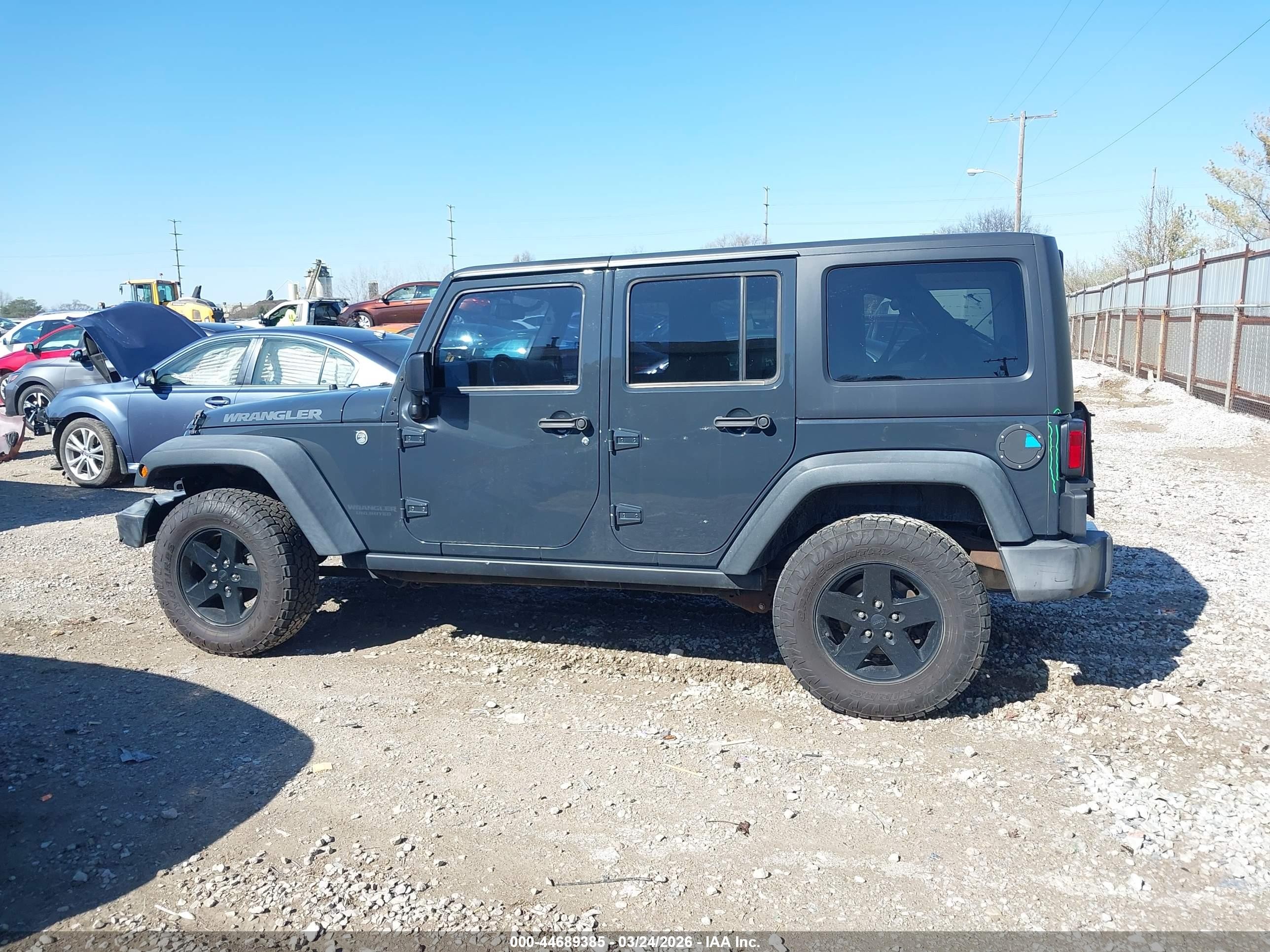 2017 Jeep Wrangler Unlimited Big Bear 4x4 Gray vin: 1C4BJWDG2HL642942
