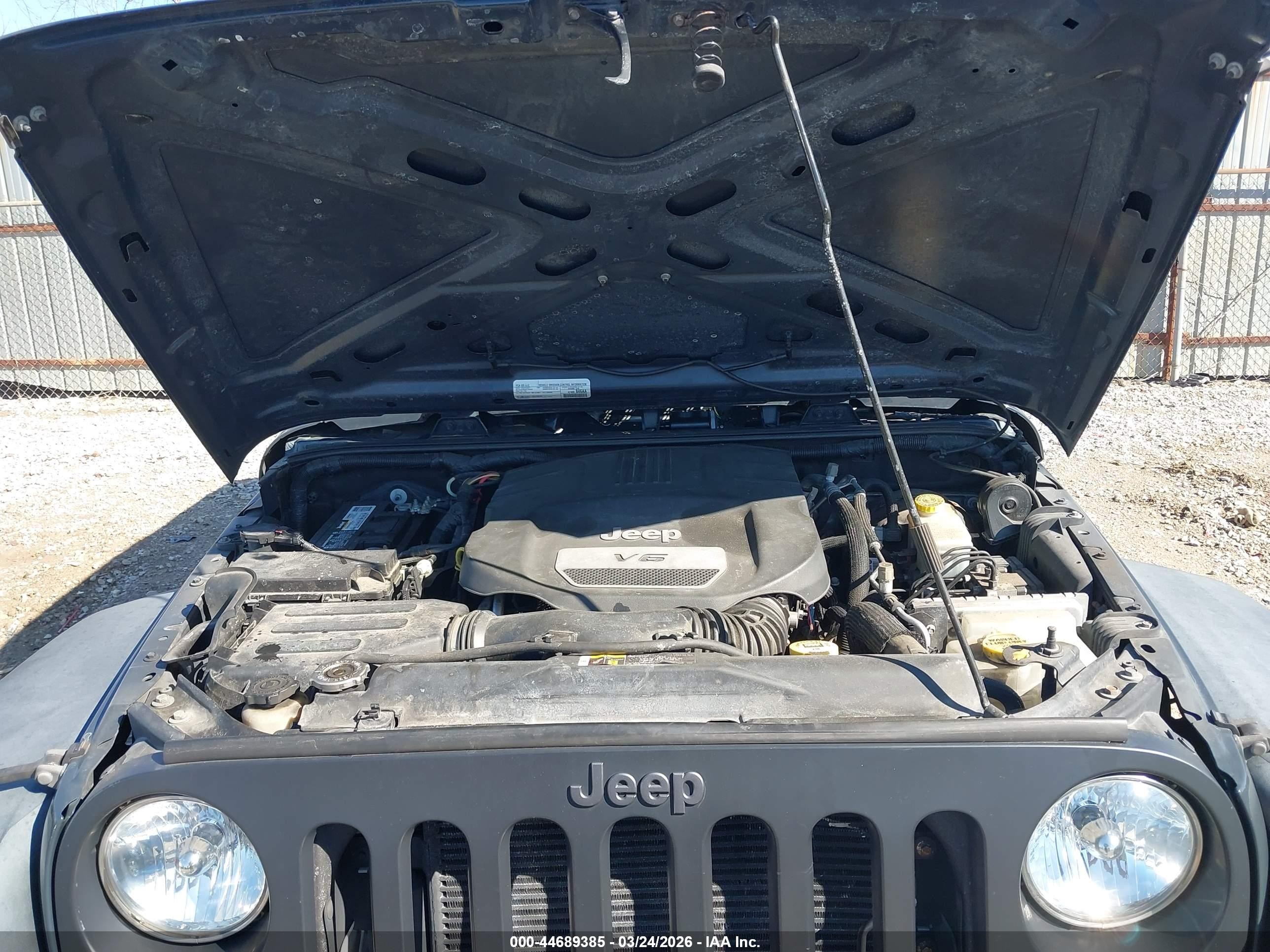 2017 Jeep Wrangler Unlimited Big Bear 4x4 Gray vin: 1C4BJWDG2HL642942