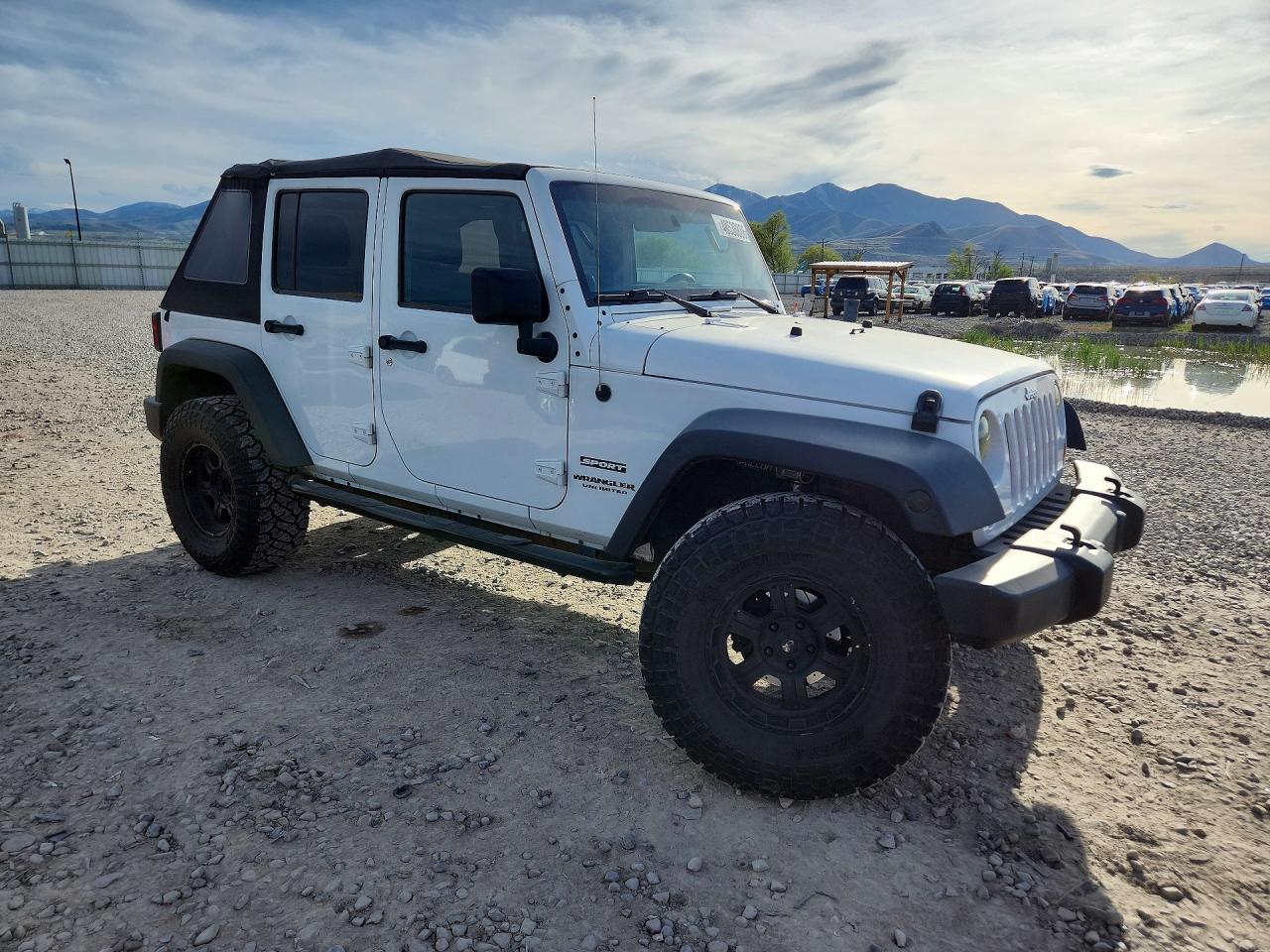 2012 Jeep Wrangler Unlimited Sport White vin: 1C4BJWDG3CL160196
