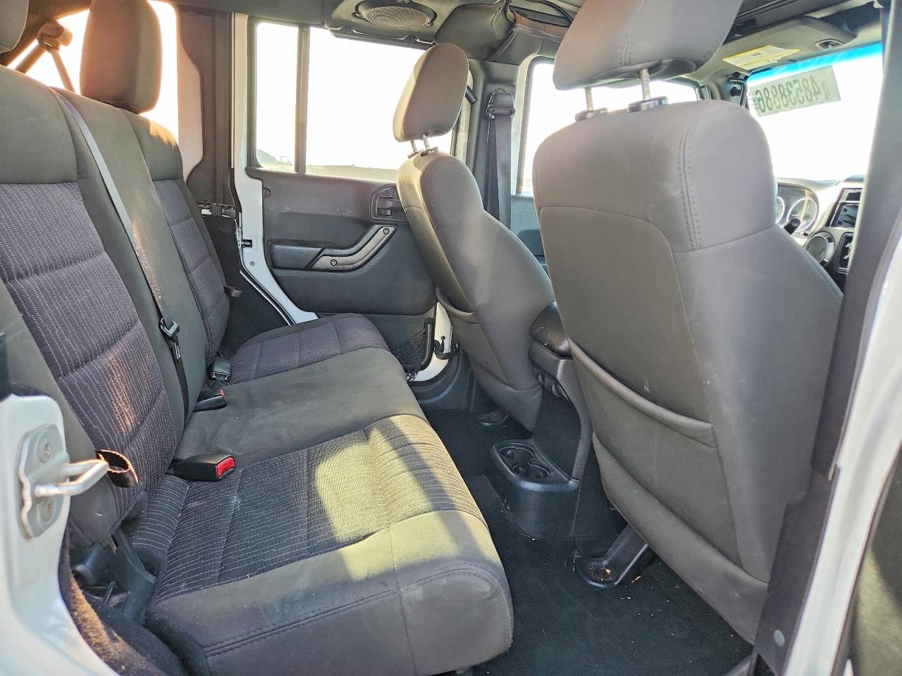 2012 Jeep Wrangler Unlimited Sport White vin: 1C4BJWDG3CL160196