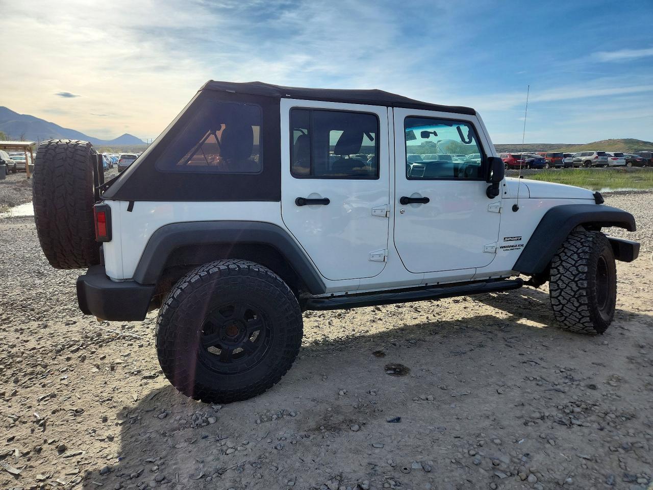 2012 Jeep Wrangler Unlimited Sport White vin: 1C4BJWDG3CL160196