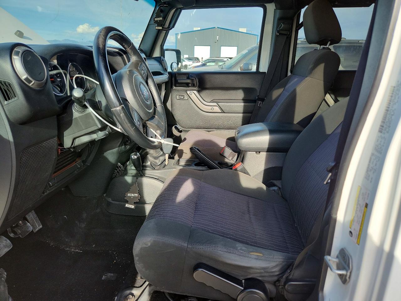 2012 Jeep Wrangler Unlimited Sport White vin: 1C4BJWDG3CL160196