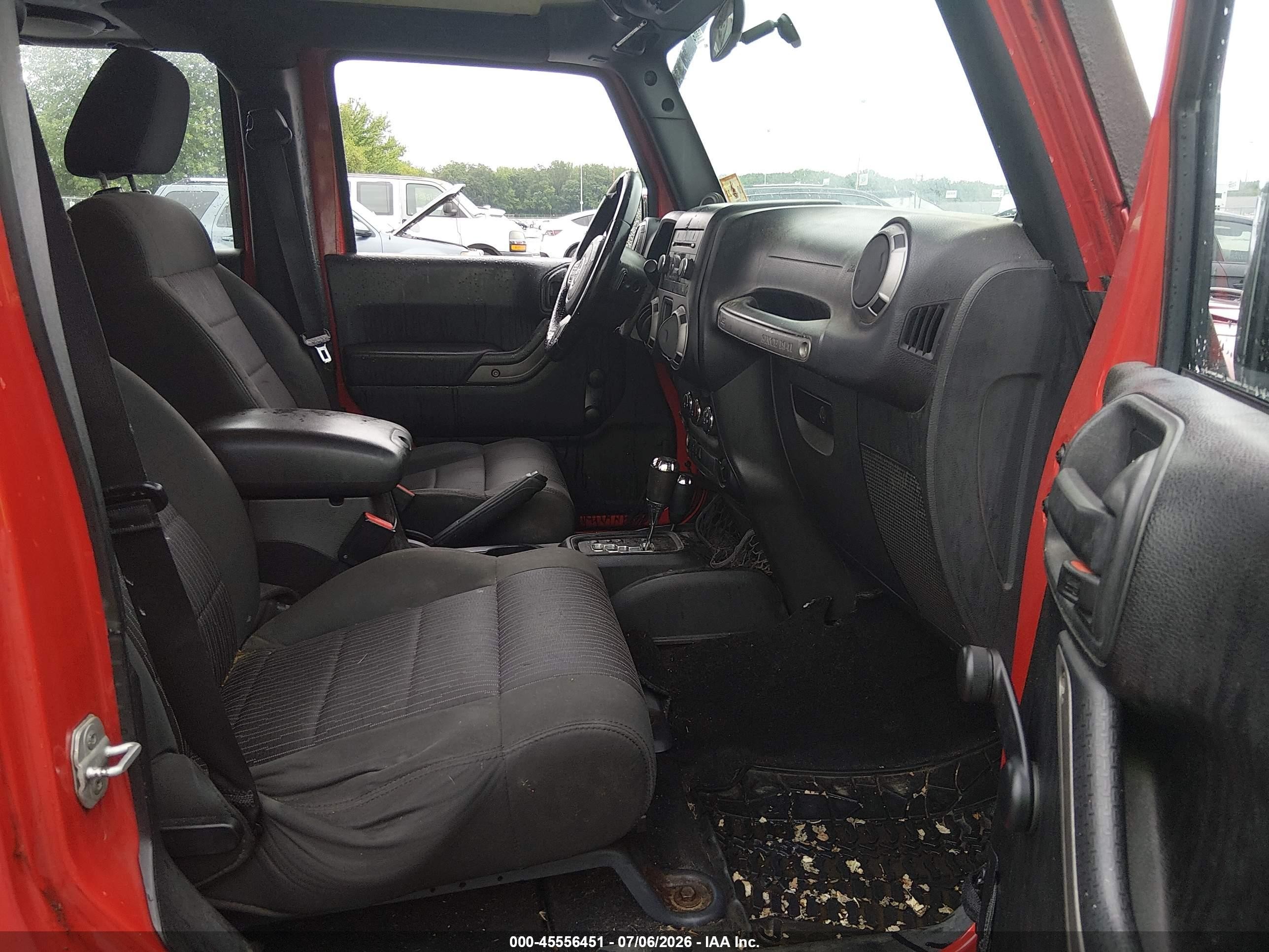 2012 Jeep Wrangler Unlimited Sport Red vin: 1C4BJWDG3CL196759