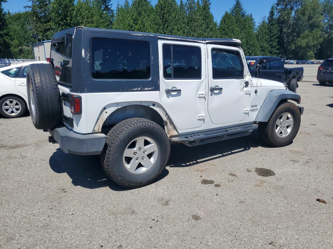 2012 Jeep Wrangler Unlimited Sport White vin: 1C4BJWDG3CL208487