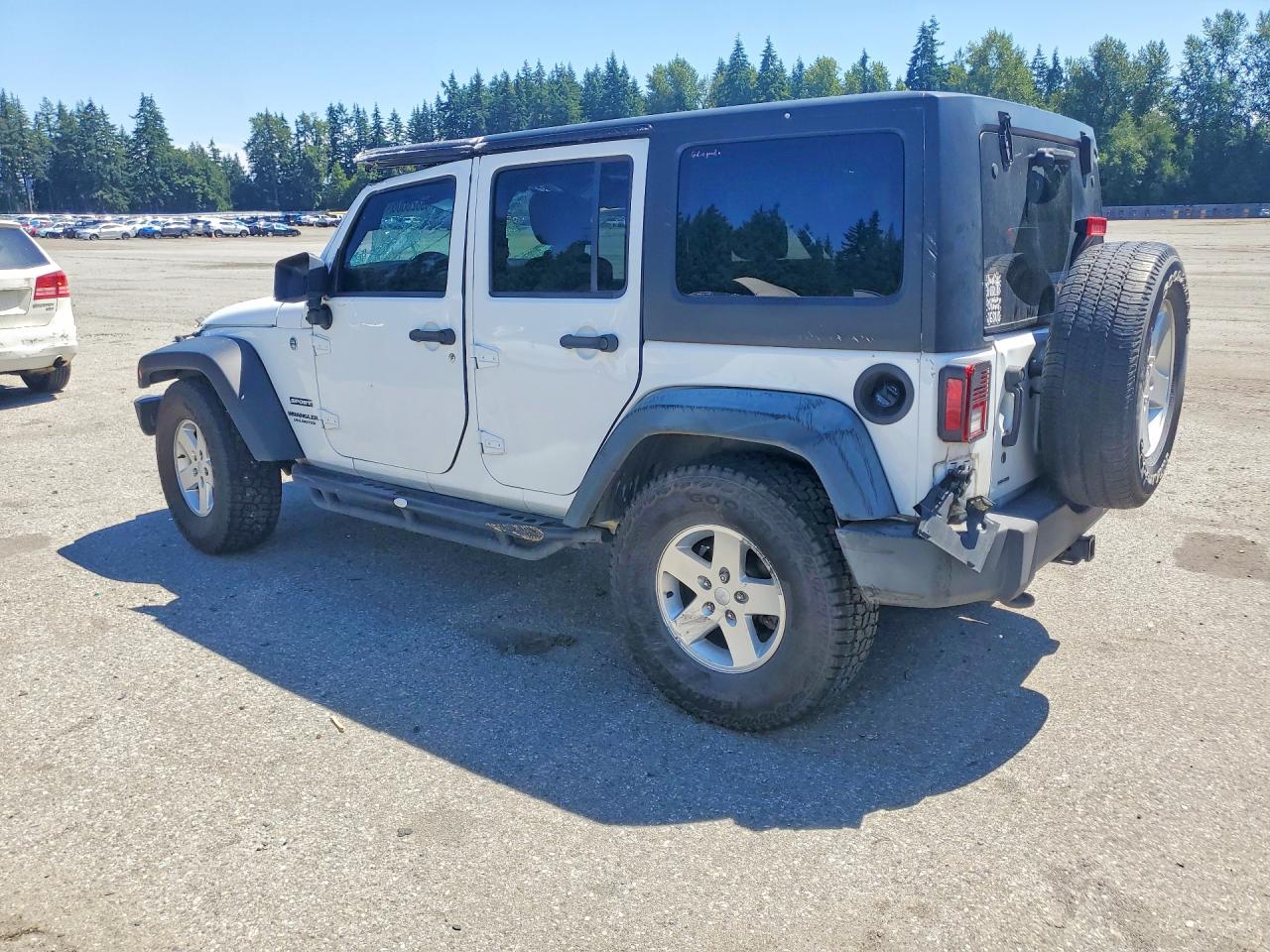 2012 Jeep Wrangler Unlimited Sport White vin: 1C4BJWDG3CL208487