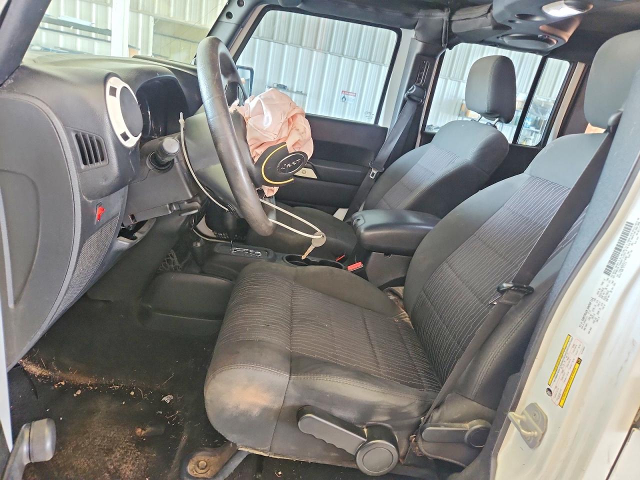2012 Jeep Wrangler Unlimited Sport White vin: 1C4BJWDG3CL210207