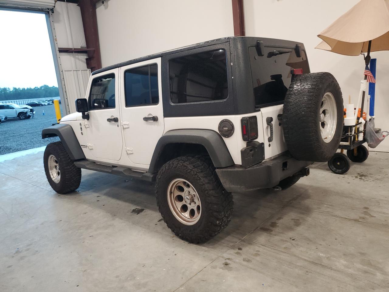 2013 Jeep Wrangler Unlimited Sport White vin: 1C4BJWDG3DL513831