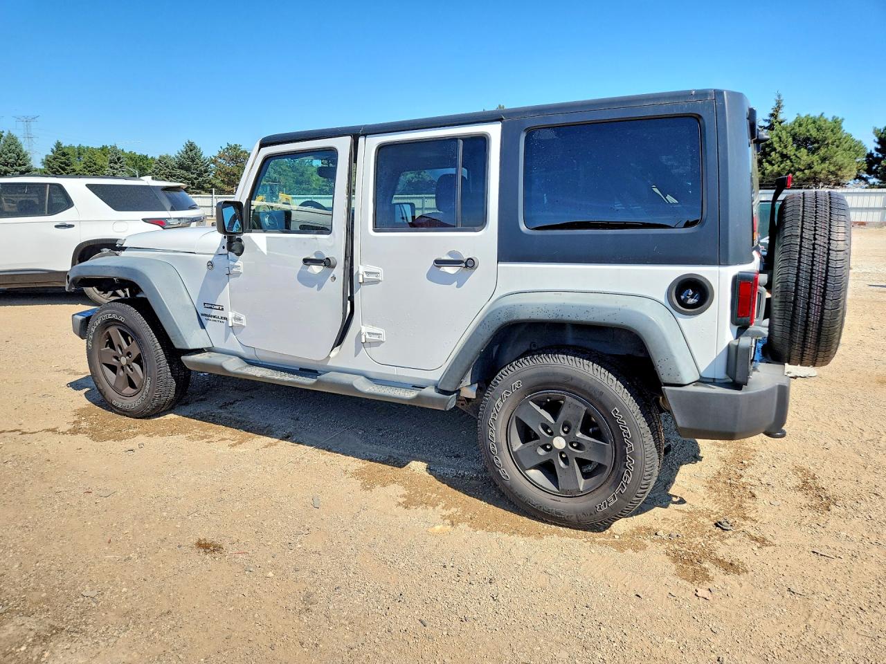 2013 Jeep Wrangler Unlimited Sport White vin: 1C4BJWDG3DL547302