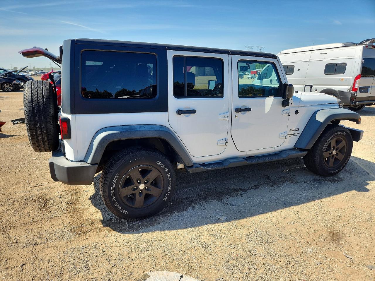 2013 Jeep Wrangler Unlimited Sport White vin: 1C4BJWDG3DL547302