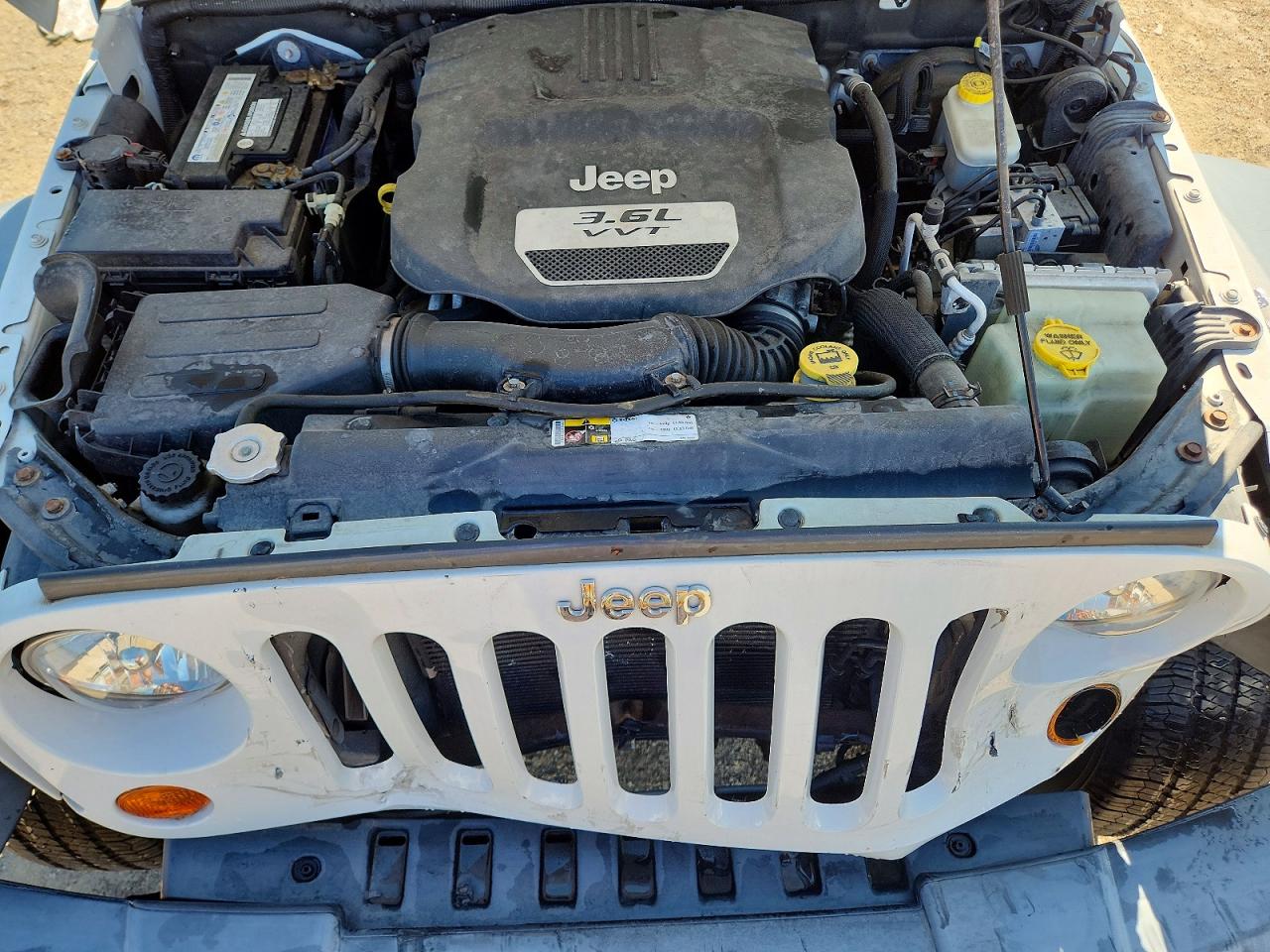 2013 Jeep Wrangler Unlimited Sport White vin: 1C4BJWDG3DL547302