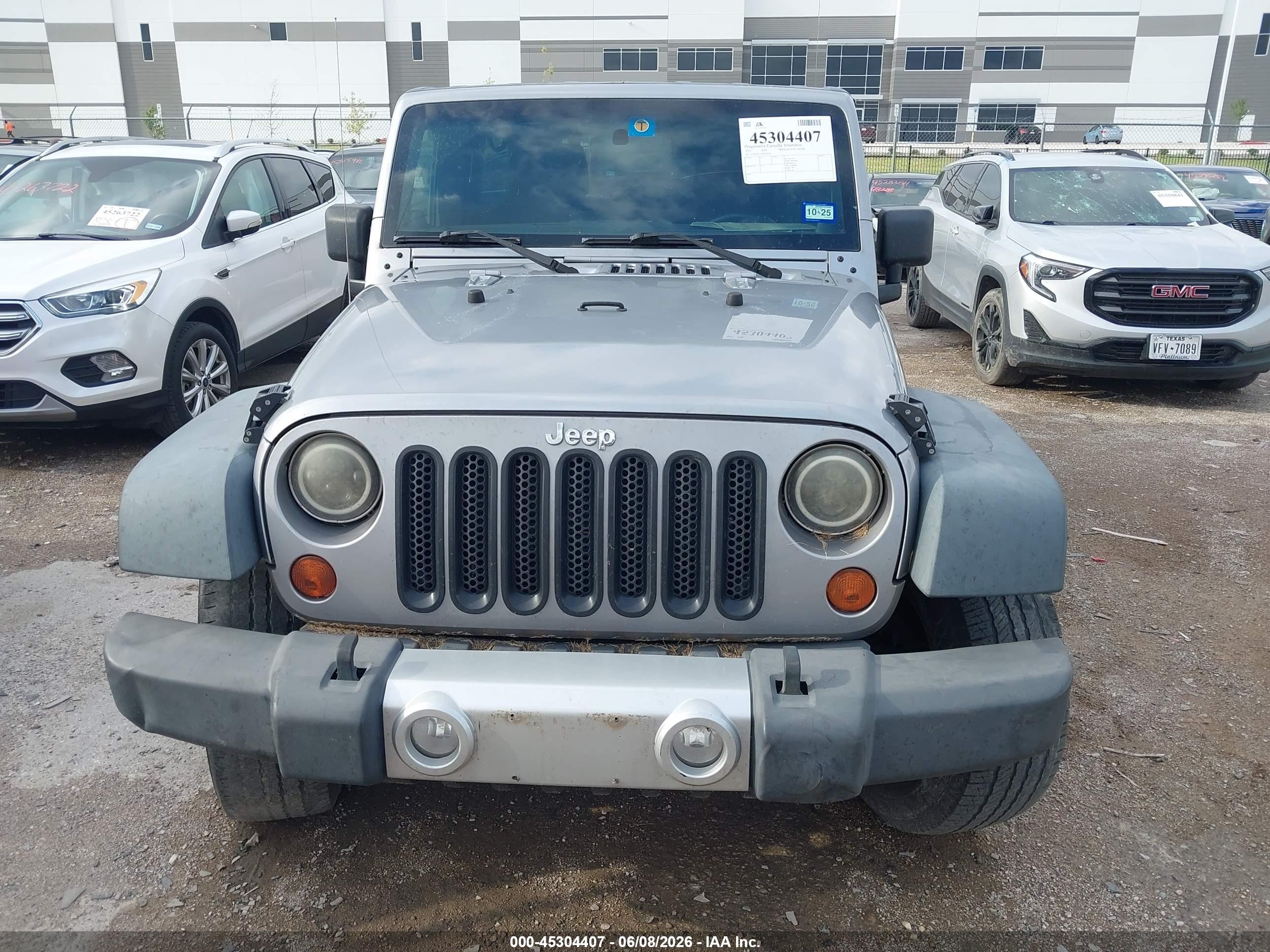 2013 Jeep Wrangler Unlimited Sport Silver vin: 1C4BJWDG3DL585046
