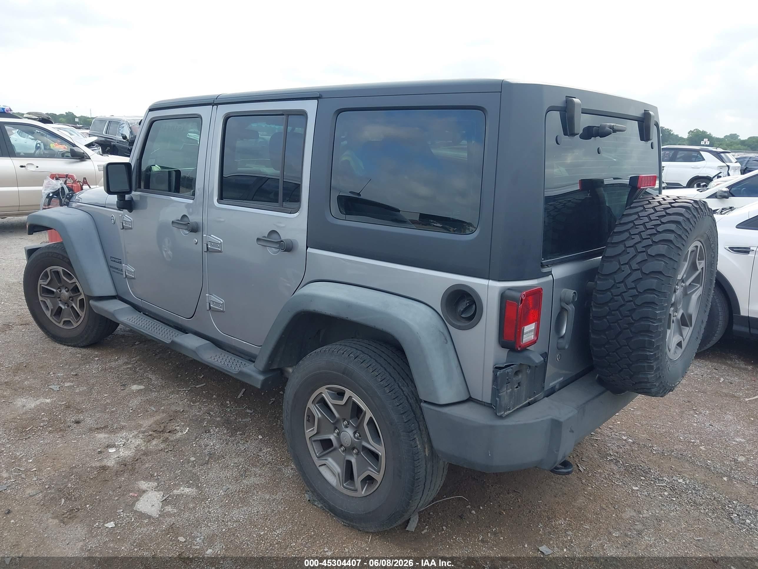 2013 Jeep Wrangler Unlimited Sport Silver vin: 1C4BJWDG3DL585046