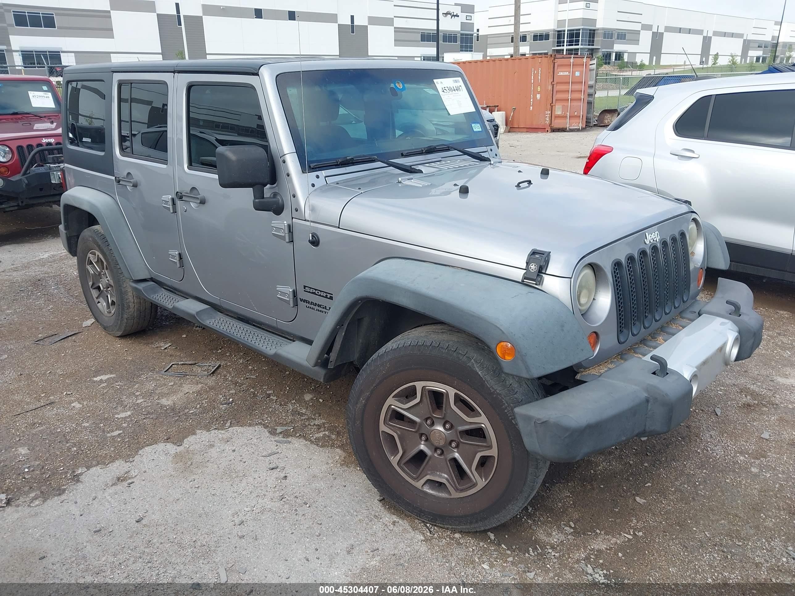 2013 Jeep Wrangler Unlimited Sport Серебряный vin: 1C4BJWDG3DL585046