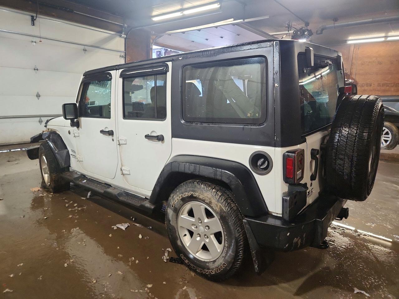 2013 Jeep Wrangler Unlimited Sport Белый vin: 1C4BJWDG3DL601357