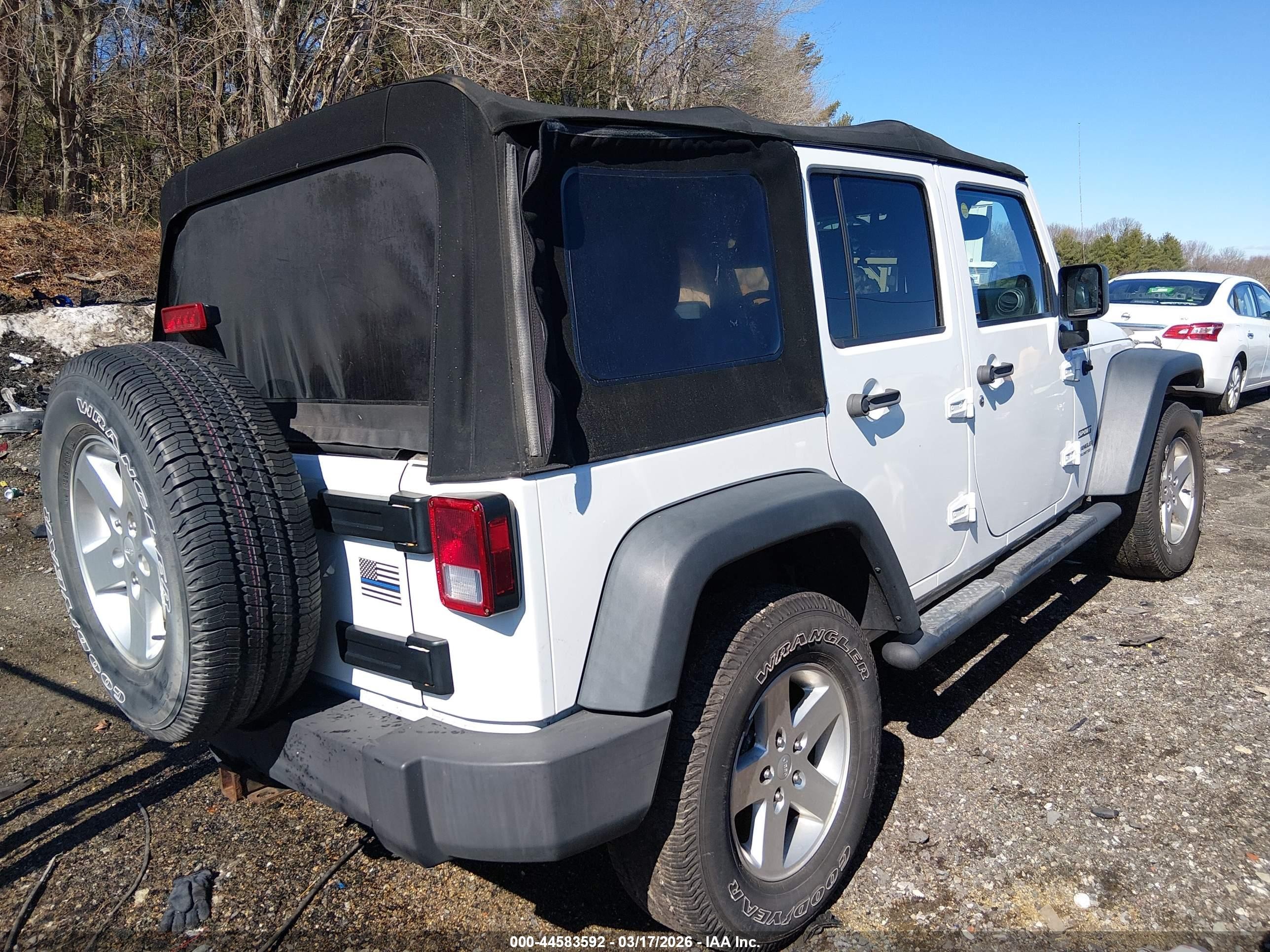 2014 Jeep Wrangler Unlimited Sport White vin: 1C4BJWDG3EL162713