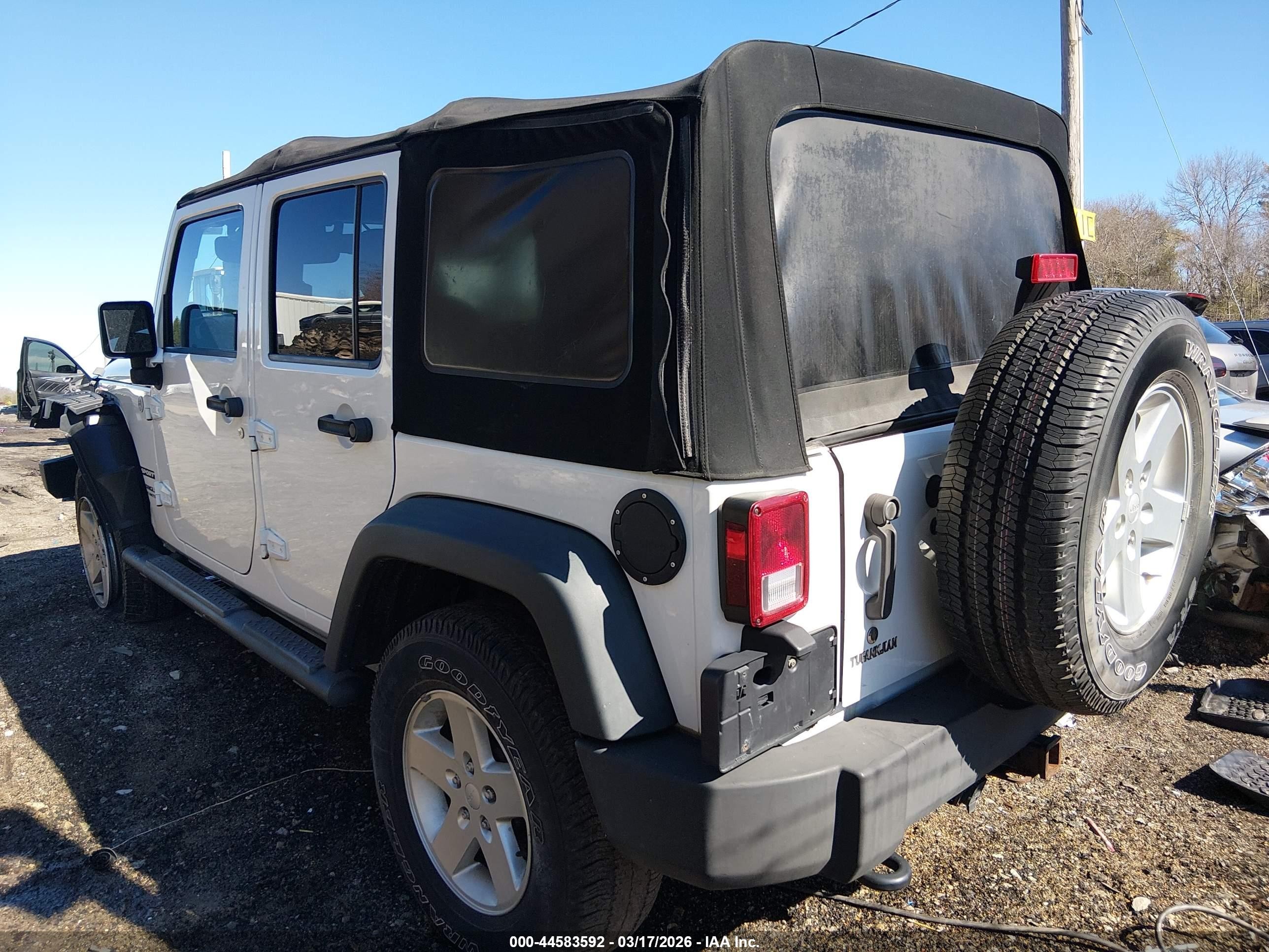 2014 Jeep Wrangler Unlimited Sport White vin: 1C4BJWDG3EL162713