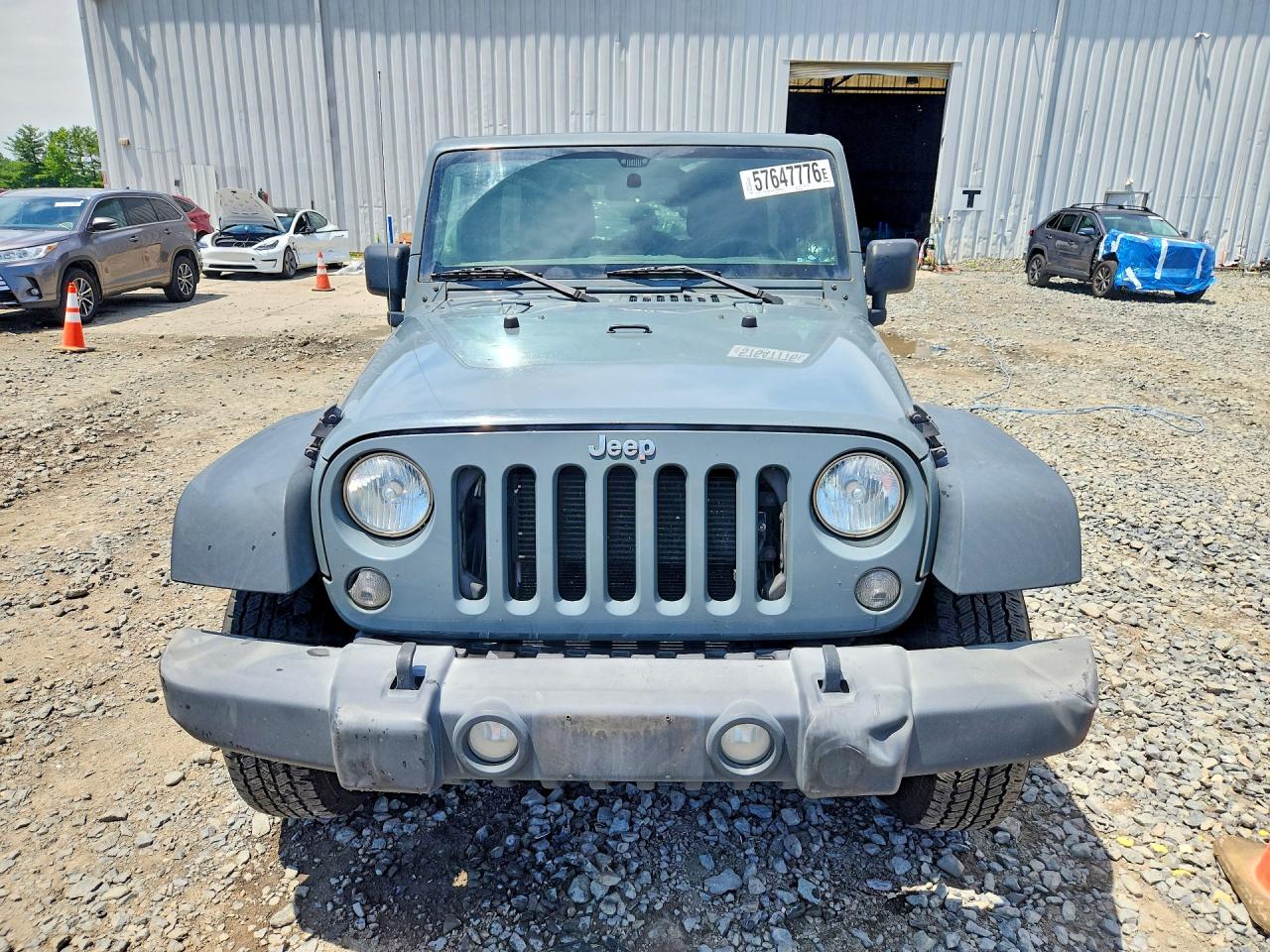 2014 Jeep Wrangler Unlimited Sport Gray vin: 1C4BJWDG3EL163389