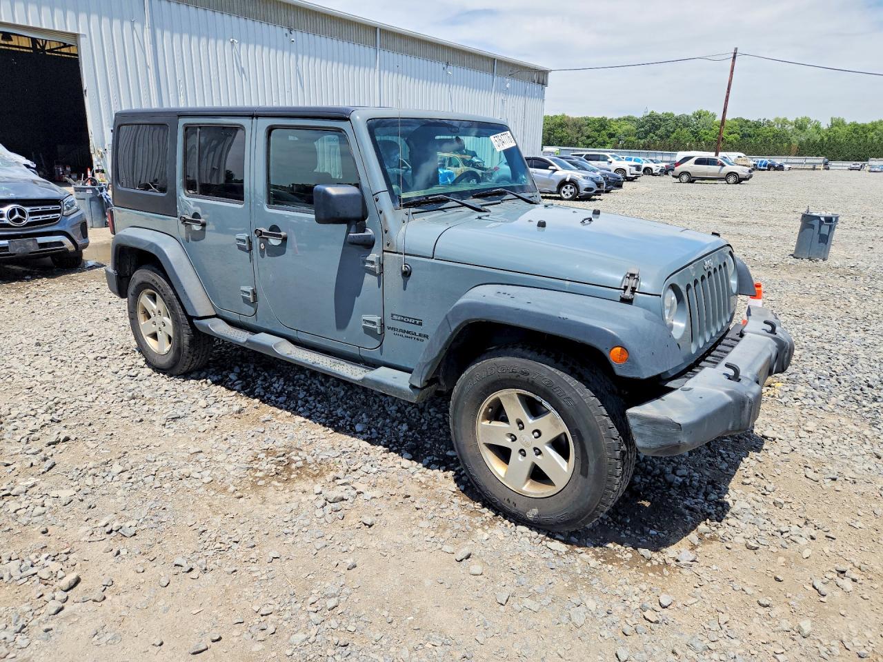 2014 Jeep Wrangler Unlimited Sport Gray vin: 1C4BJWDG3EL163389