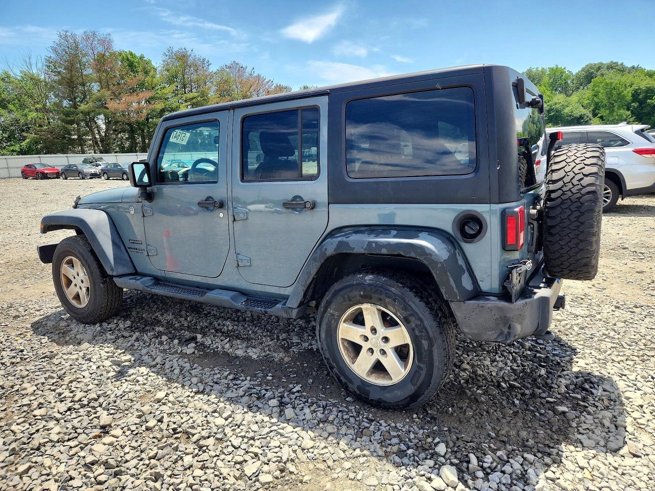2014 Jeep Wrangler Unlimited Sport Gray vin: 1C4BJWDG3EL163389