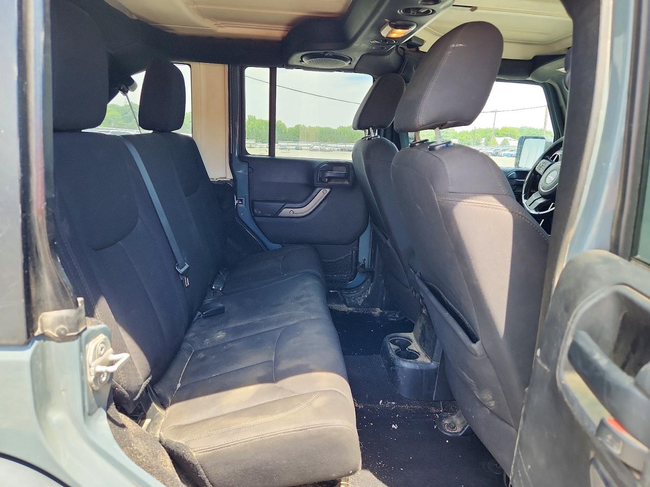 2014 Jeep Wrangler Unlimited Sport Gray vin: 1C4BJWDG3EL163389