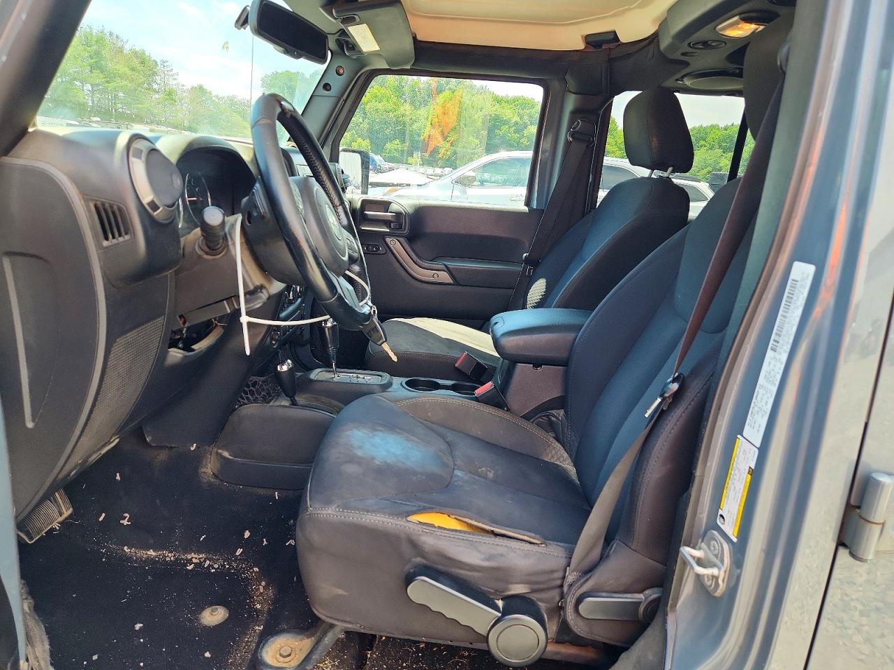 2014 Jeep Wrangler Unlimited Sport Gray vin: 1C4BJWDG3EL163389